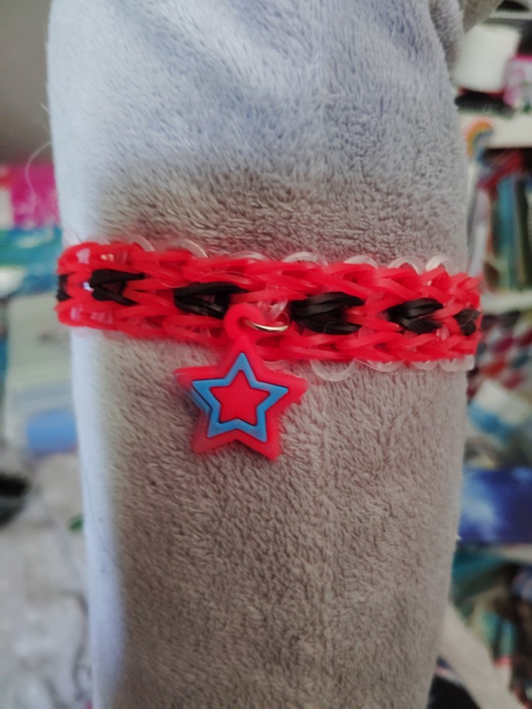 Rainbow Loom Red And Black Flow Bracelet