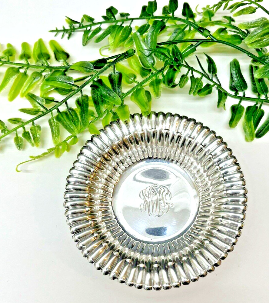 Sterling Silver Small Round Dish Raised Details 29 Grams