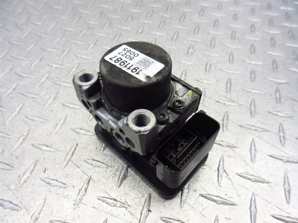 2016 15-18 Indian Chieftain ABS Pump Control Module OEM