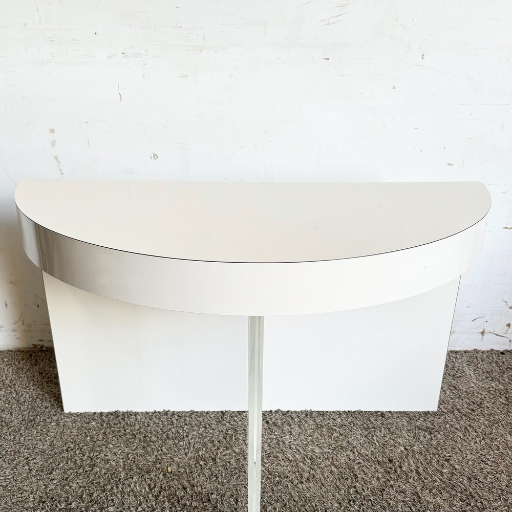 Postmodern Sculpted White Lacquer Laminate and Lucite Waterfall Side Table