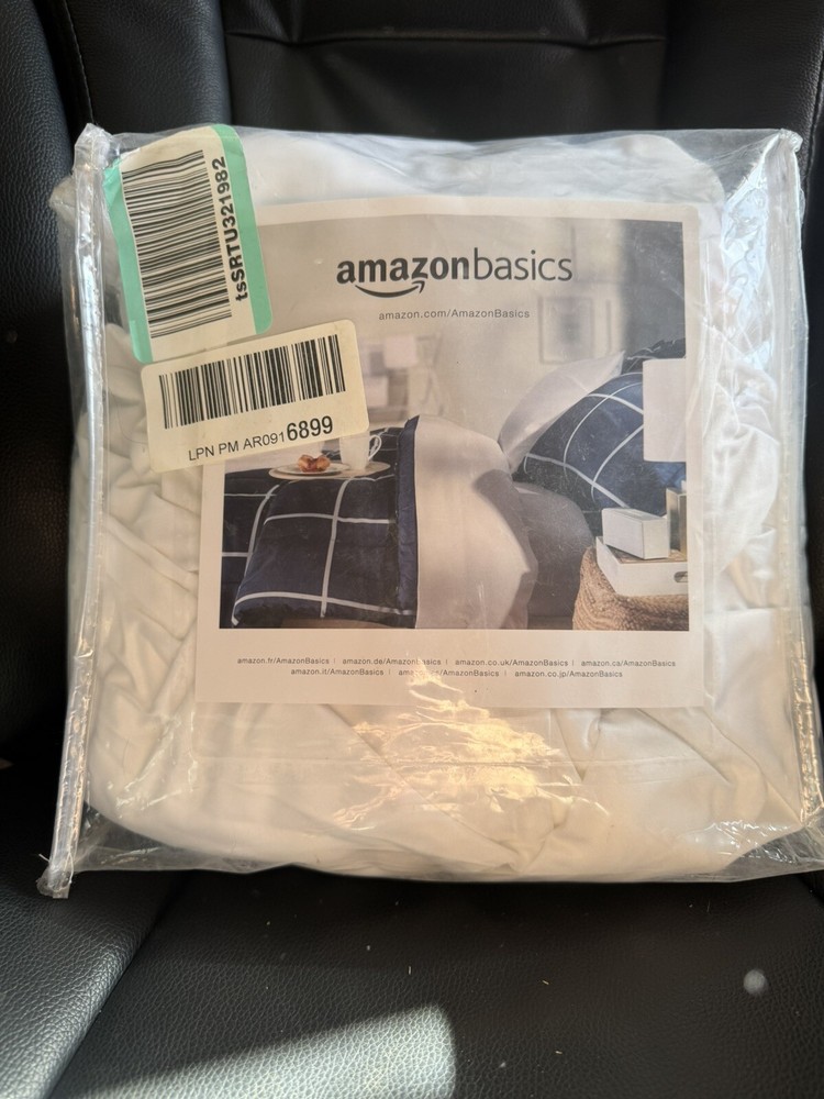 Amazon Basics Zippered Mattress Protector White Twin Size