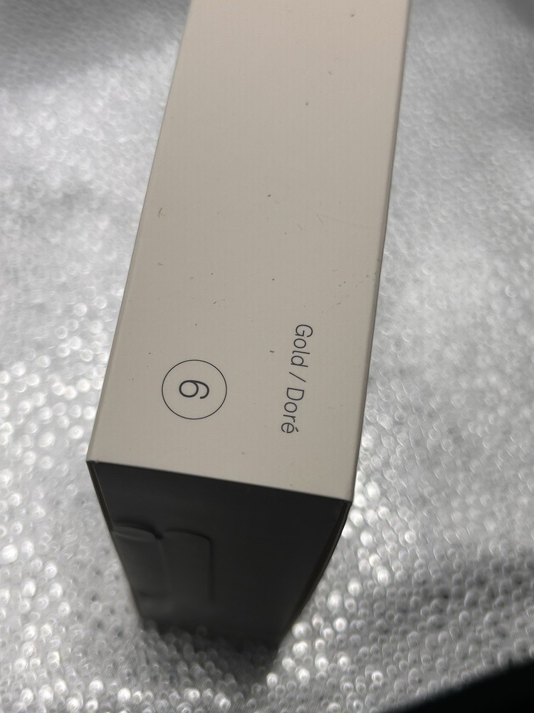 New Sealed Oura Ring 4 Smart Ring 4th Gen. Size 6 Gold Color Activity Tracker