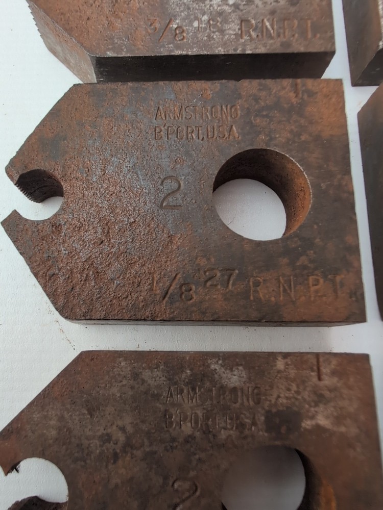 Armstrong Bridgeport Pipe Threader/Die Lot. 6 pieces
