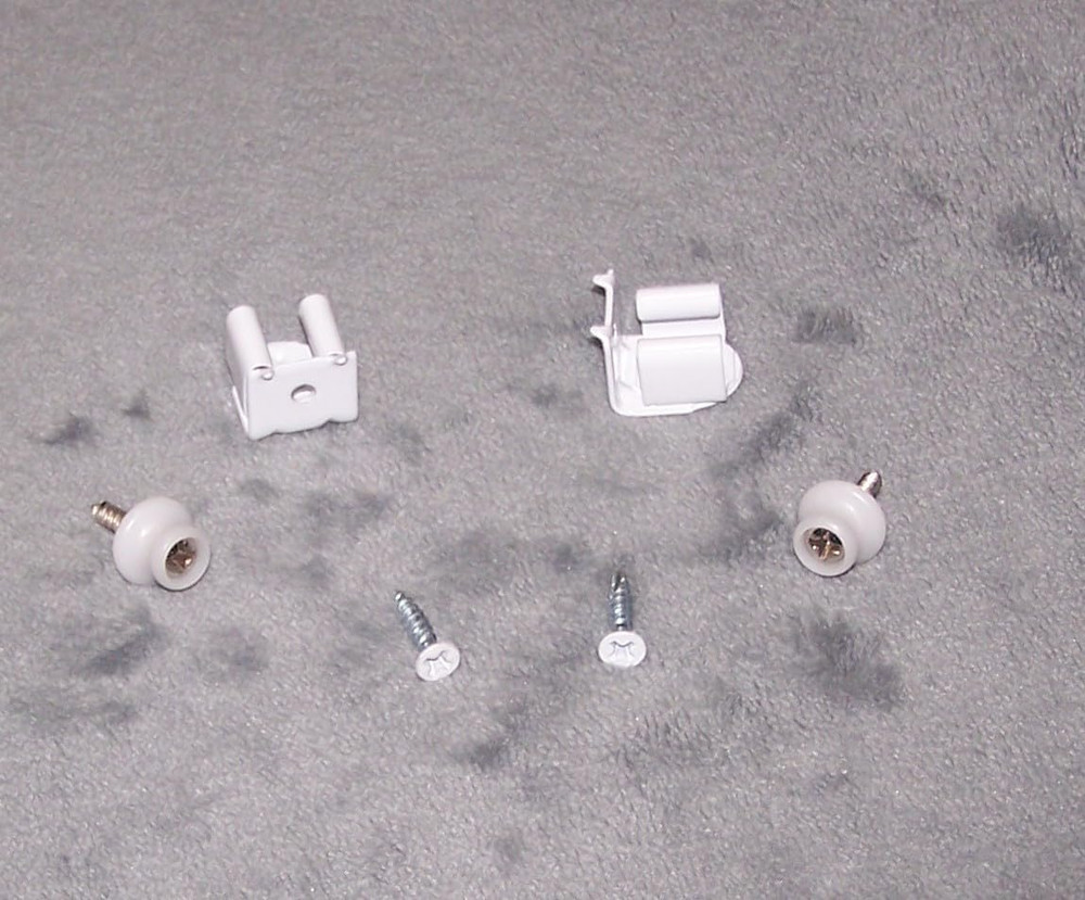 Plantation Shutter Catch/White