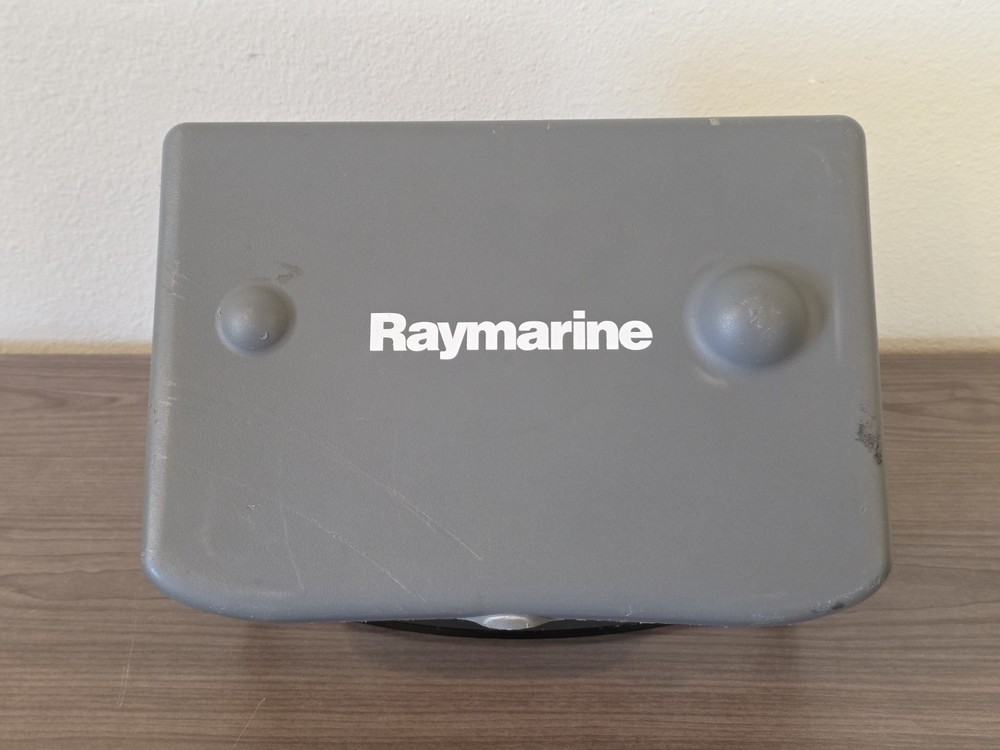 Raymarine C70 Classic E02018 GPS Fishfinder Radar Chartplotter 7" MFD Display