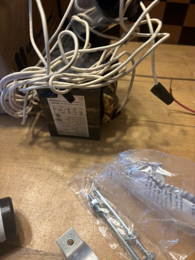 UNIVERSAL LIGHTING TECHNOLOGIES M150MLTLC3M-500K Replacement Kit