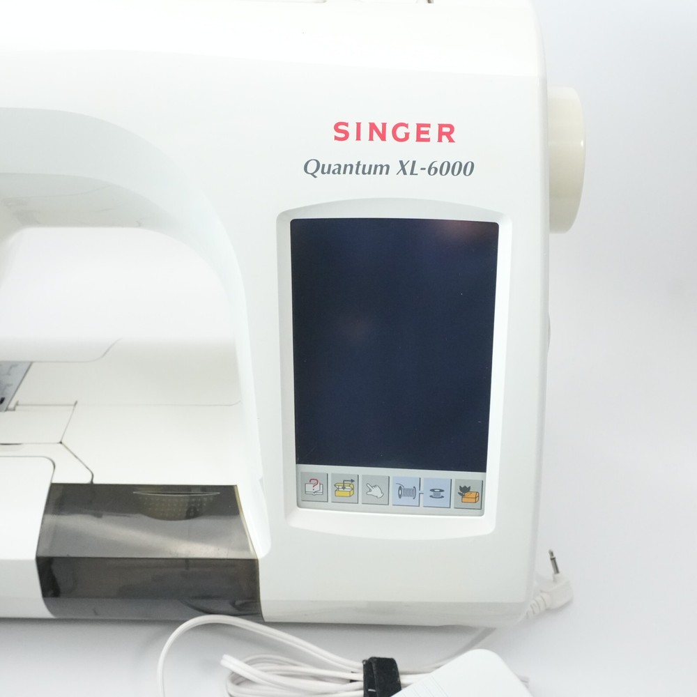 Singer Quantum 6000XL Sewing /Embroidery Machine Combo