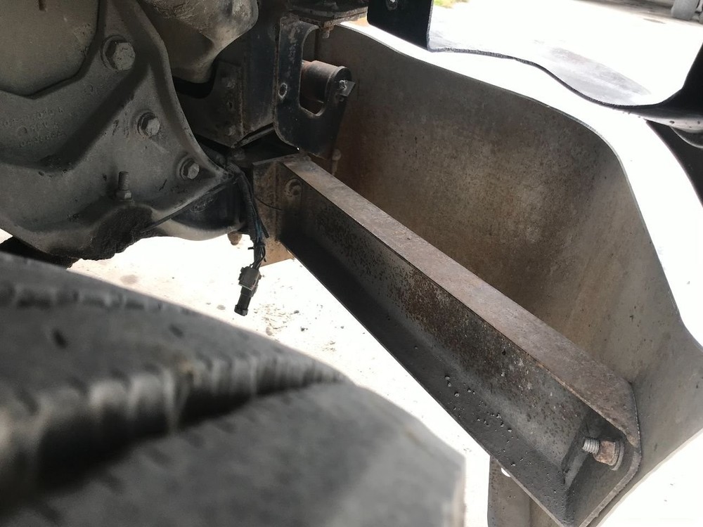 2000-2001 Peterbilt 387 1 PIECE CHROME Bumper - Used