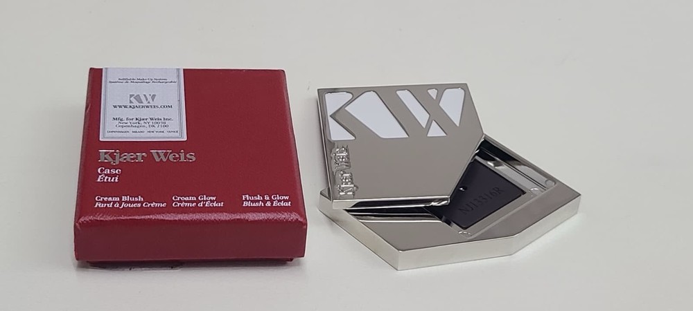 Kjaer Weis Iconic Edition Compact Cream Blush Case