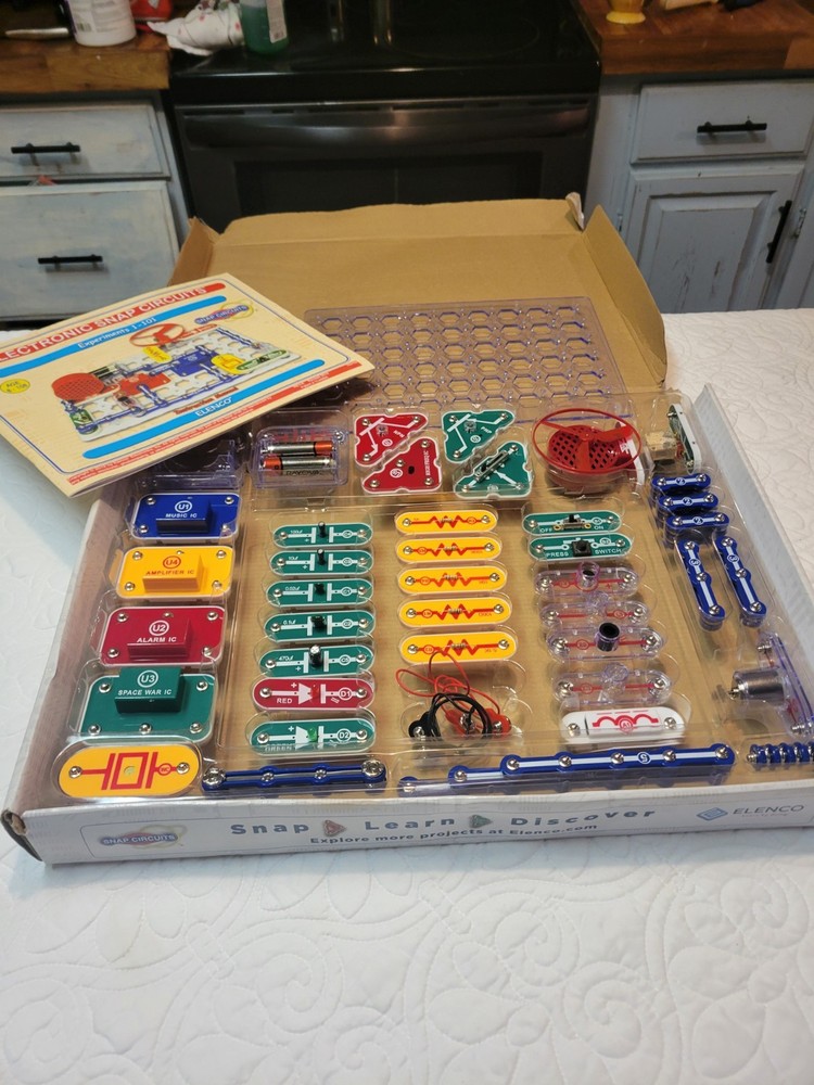 Elenco Snap Circuits SC300 Electronics Kit