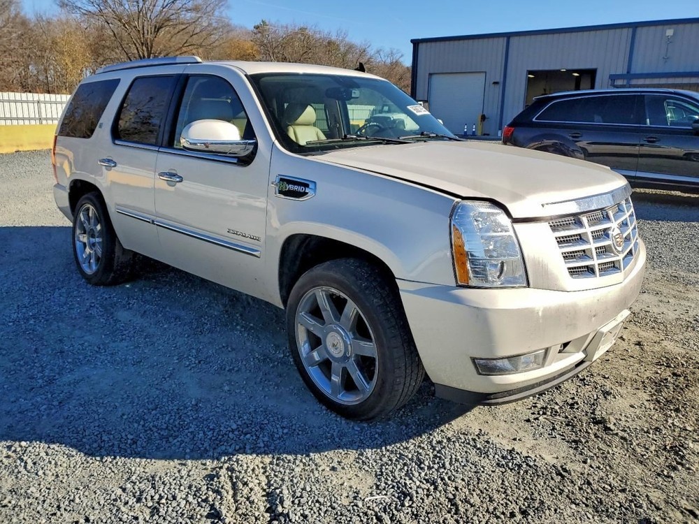 Fuse Box Engine Fits 10-14 ESCALADE 4960965