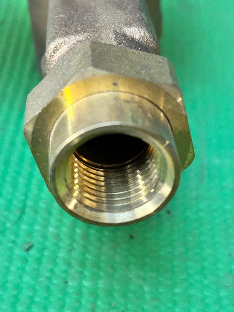 Watts Water Pressure Reducing Valve - Threaded 1/2U5B-Z3