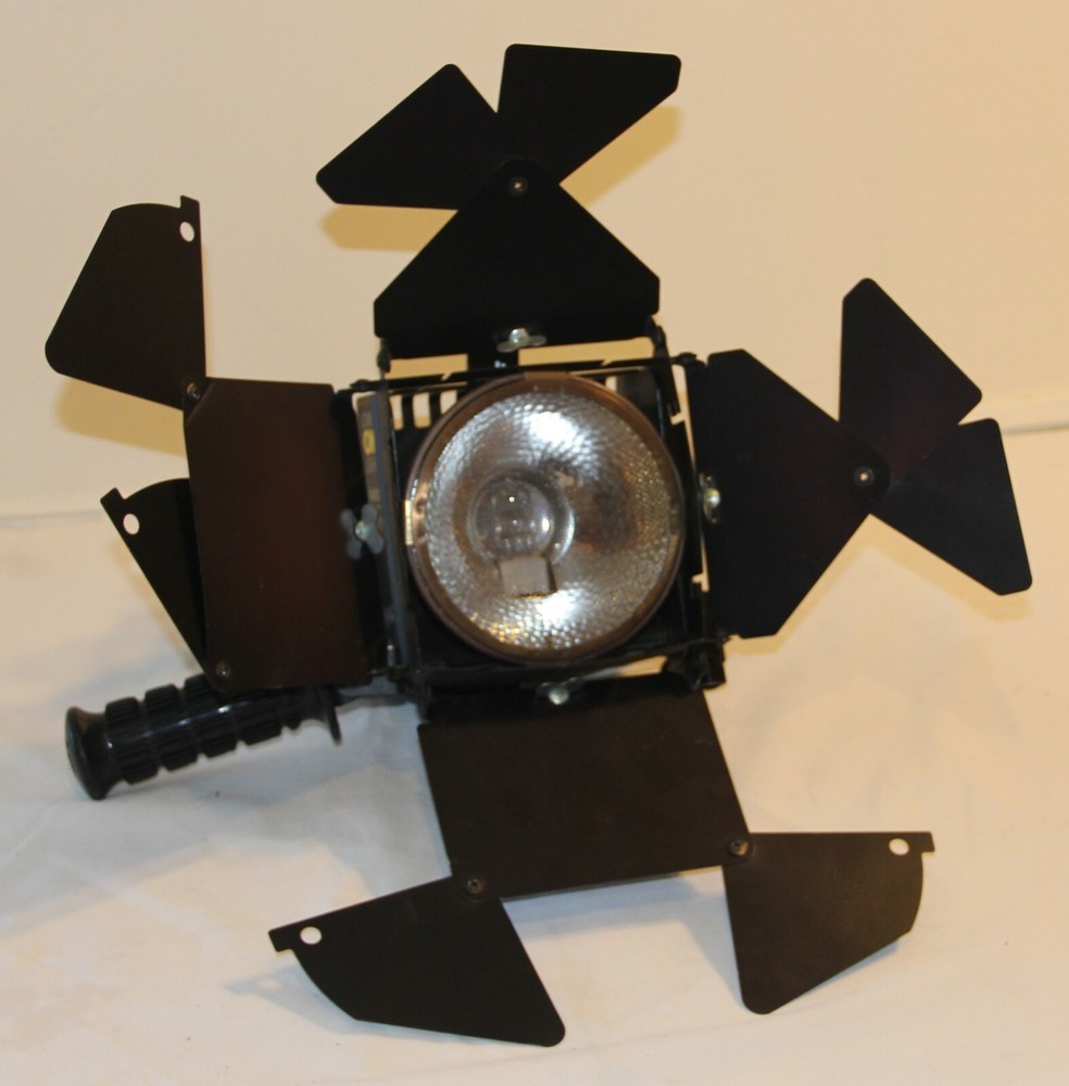 Lowel Omni Light - 500W Focus Flood Light