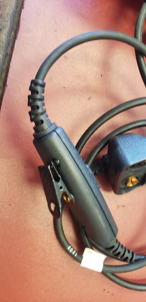 HARRIS P7300 TACTICAL NOISE CANCELLING HEADSET.