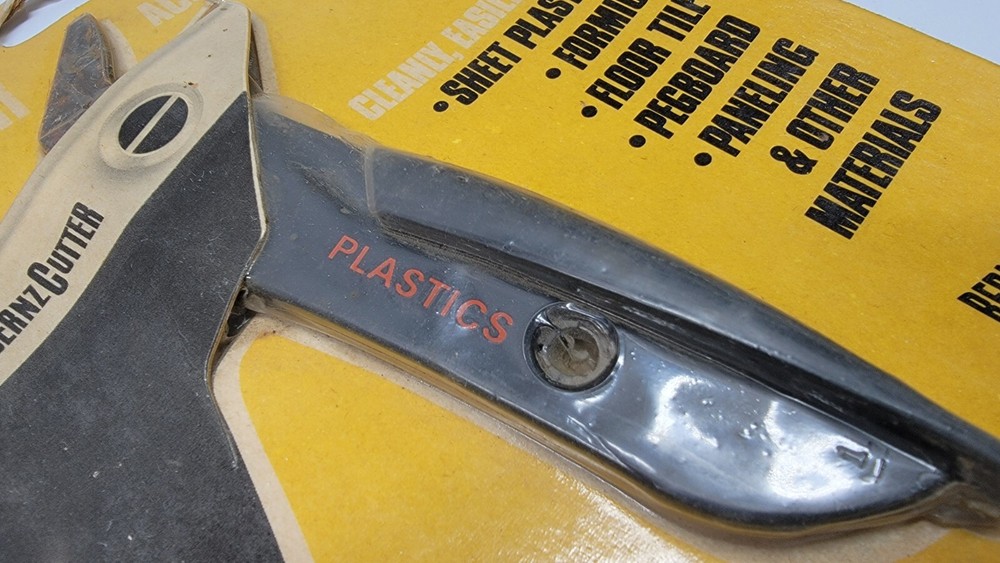 Vintage NOS BernzCutter + 2 Extra Blades