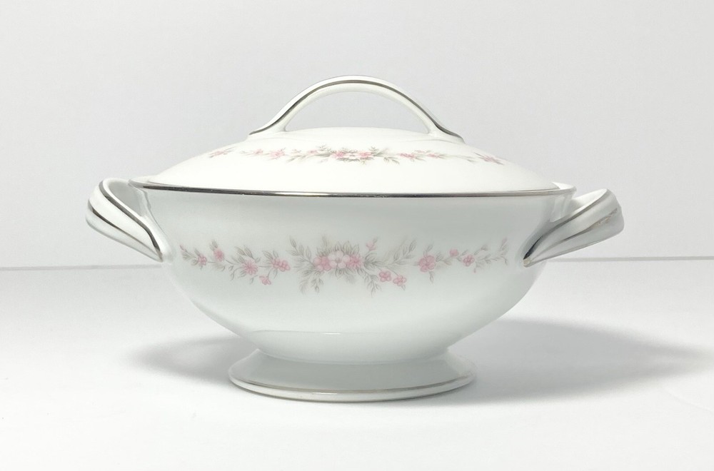 Noritake “Rosepoint” 6-Piece Porcelain Dinnerware Serving Hostess Set
