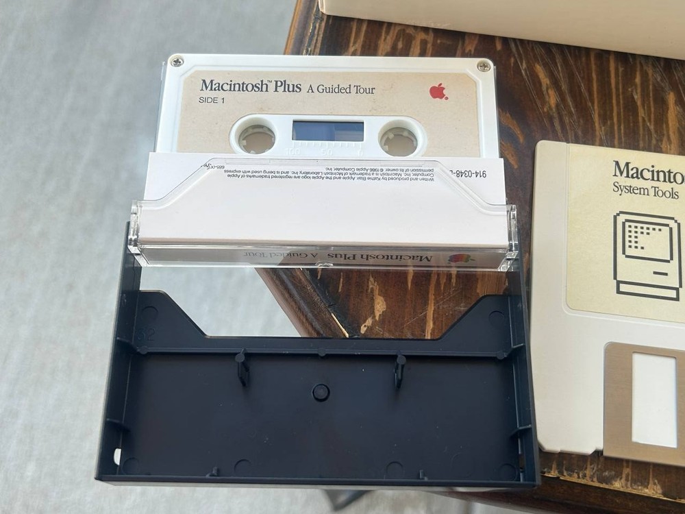 Vintage Apple Macintosh Plus Software Box Set Manuals Disks Cassette Original