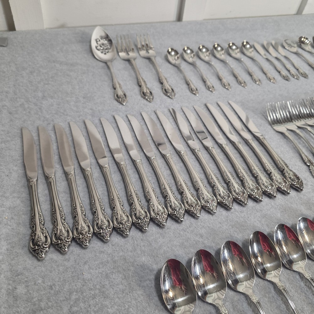 88 Pc ONEIDA Community BRAHMS Stainless Steel FLATWARE Set Serves For 12 Extras