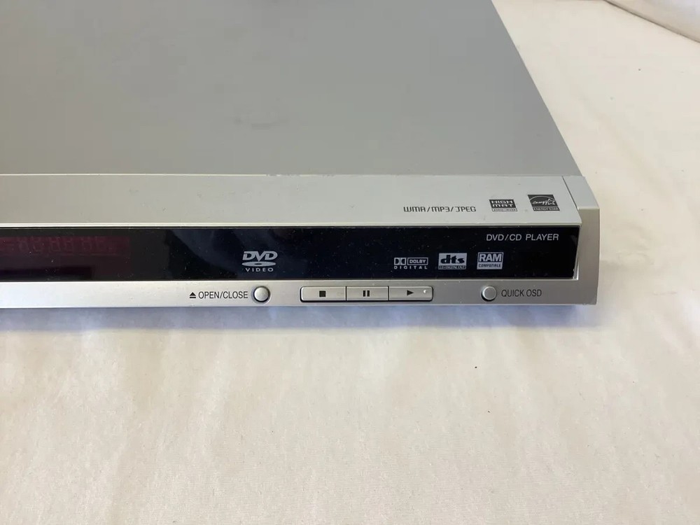 Panasonic DVD-S29 CD / DVD Player Advanced Progressive Scan Dolby DTS NO REMOTE