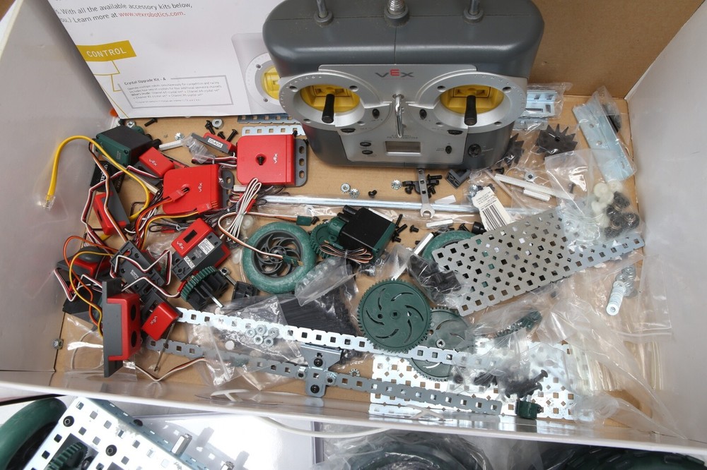 VEX Robotics Design Engineering System v.5 Kit SEE PHOTOS SH