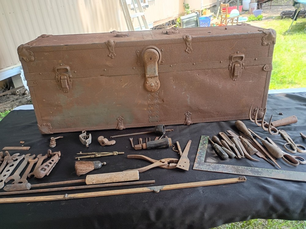 Antique Tools And Trunk 45 Items!!!!Inside !!