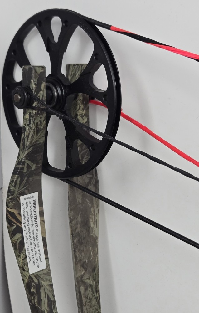 Bear Archery Compound Bow Package - Hard Case Arrows Accessories EUC Bundle