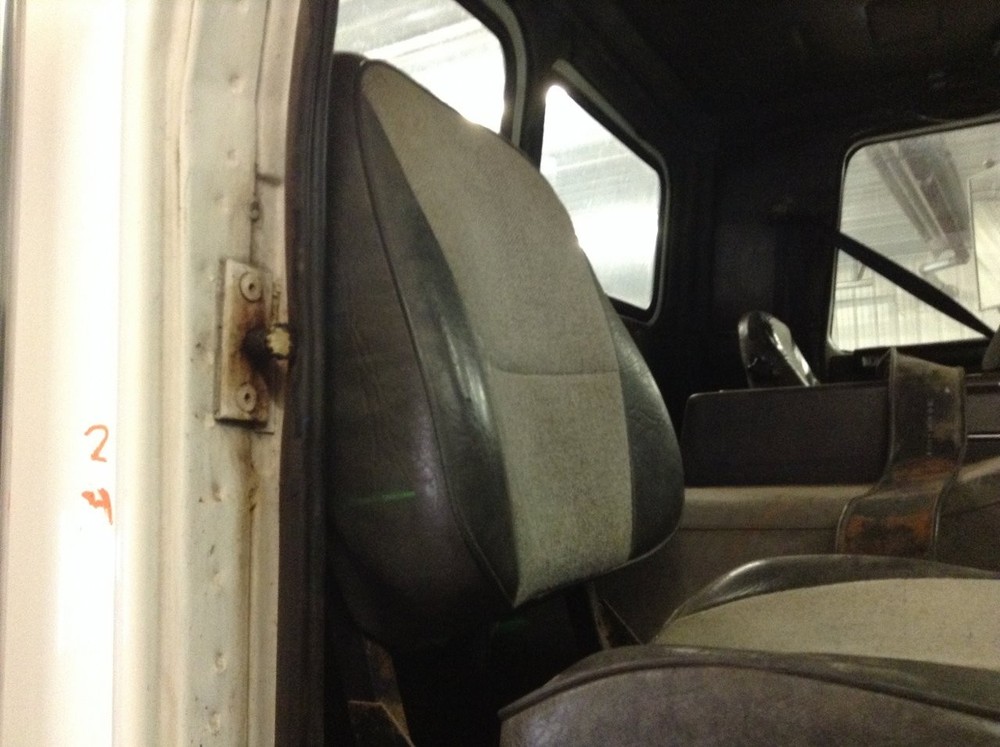 Volvo WHS Right/Passenger Seat - Used
