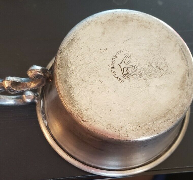 ANTIQUE QUADRUPLE PLATED CUP WITH HANDLE
