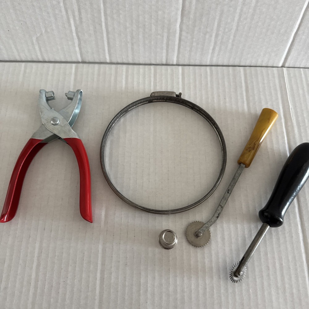 Mixed Lot of Misc. Old Sewing Tools 5 pieces