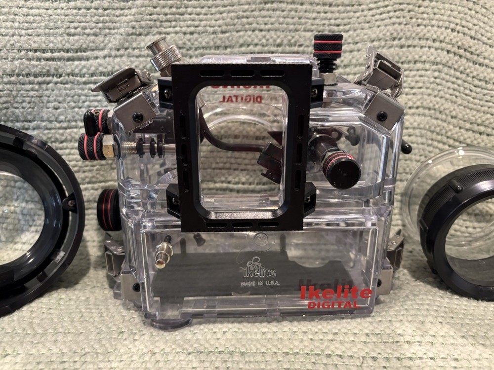 Ikelite Digital Underwater Camera Housing Waterproof Case Water Resistant