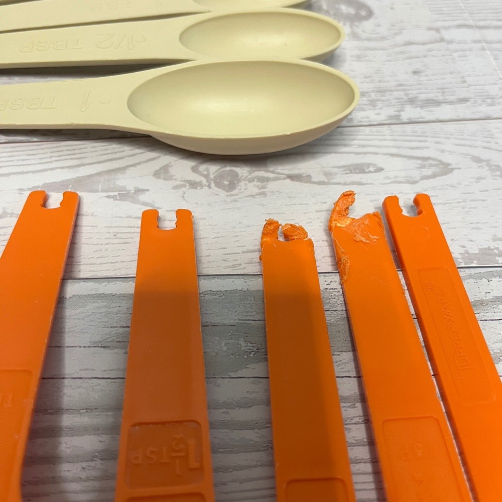 VTG Tupperware Measuring Spoons Set Orange Cream Plastic Kitchen Tools Bundle