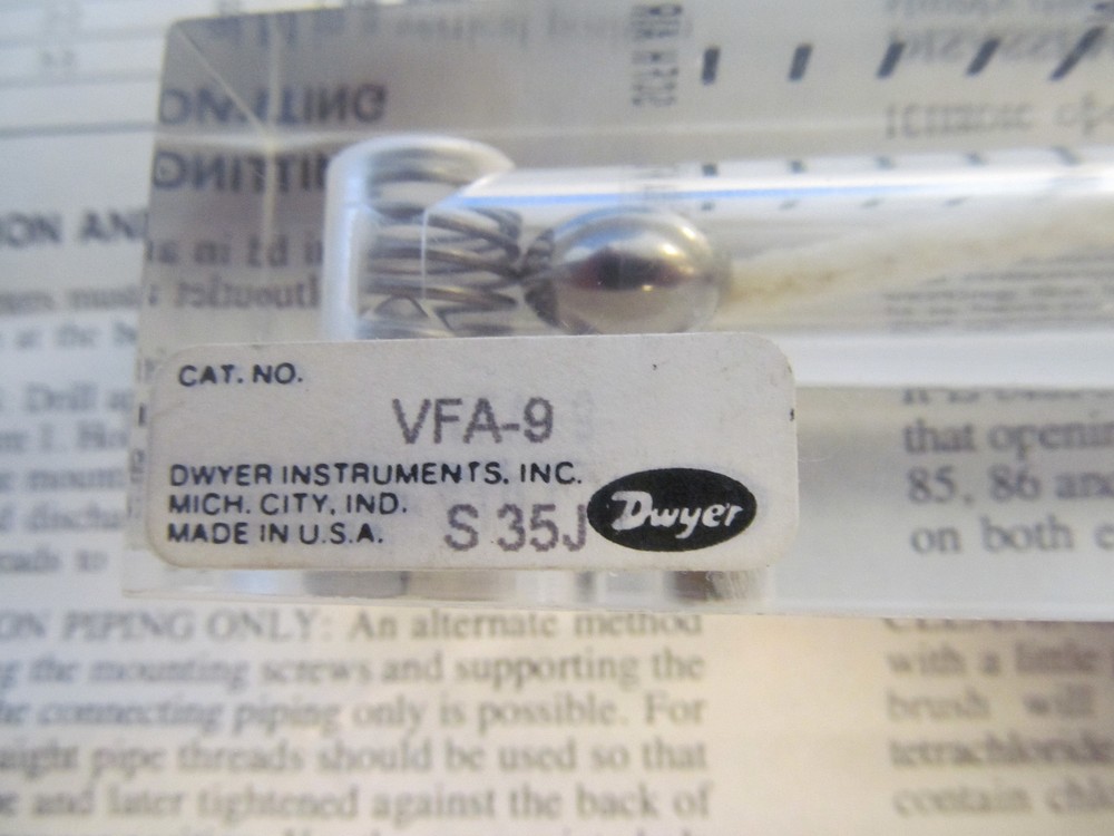 New Dwyer Visi-Float Flowmeter VFA-9 20-200 SCFH