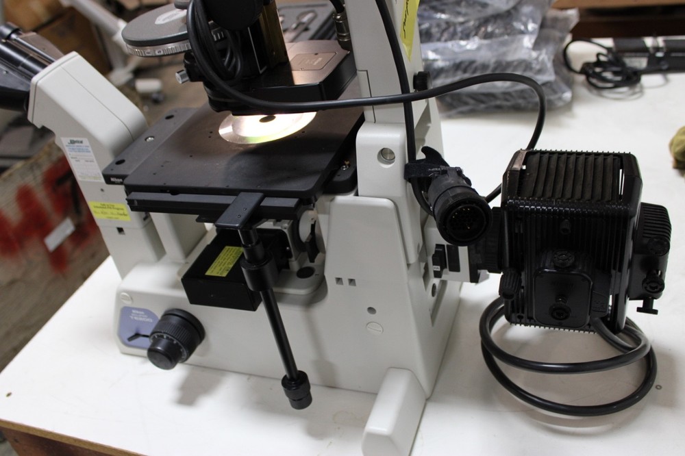 Nikon Eclipse TE200 Inverted Phase Contrast Microscope