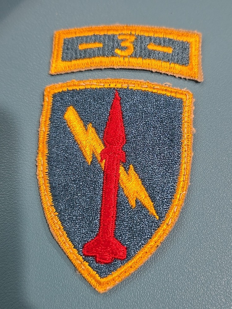 Cold War Vintage US Army 3rd Missile Command-Snow back- Patch & Tab-Off Uniform*