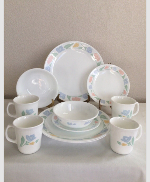 11 Pc Corelle Friendship Pattern Dinnerware Dinner Desert Plate Platter Bowl Cup