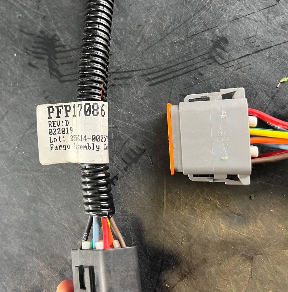 John Deere PFP17086 Harness