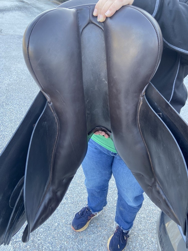 Hastilow 17.5” Jump Saddle