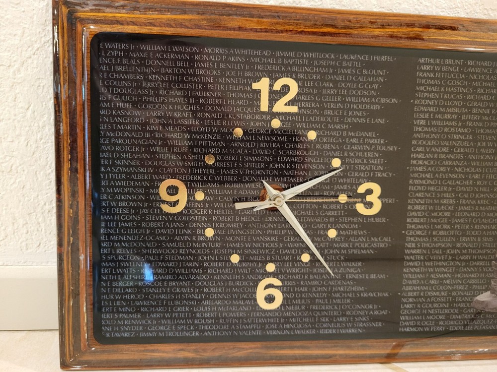 Vietnam War “The Wall” Memorial Wall Solid Wood Clock. MINT