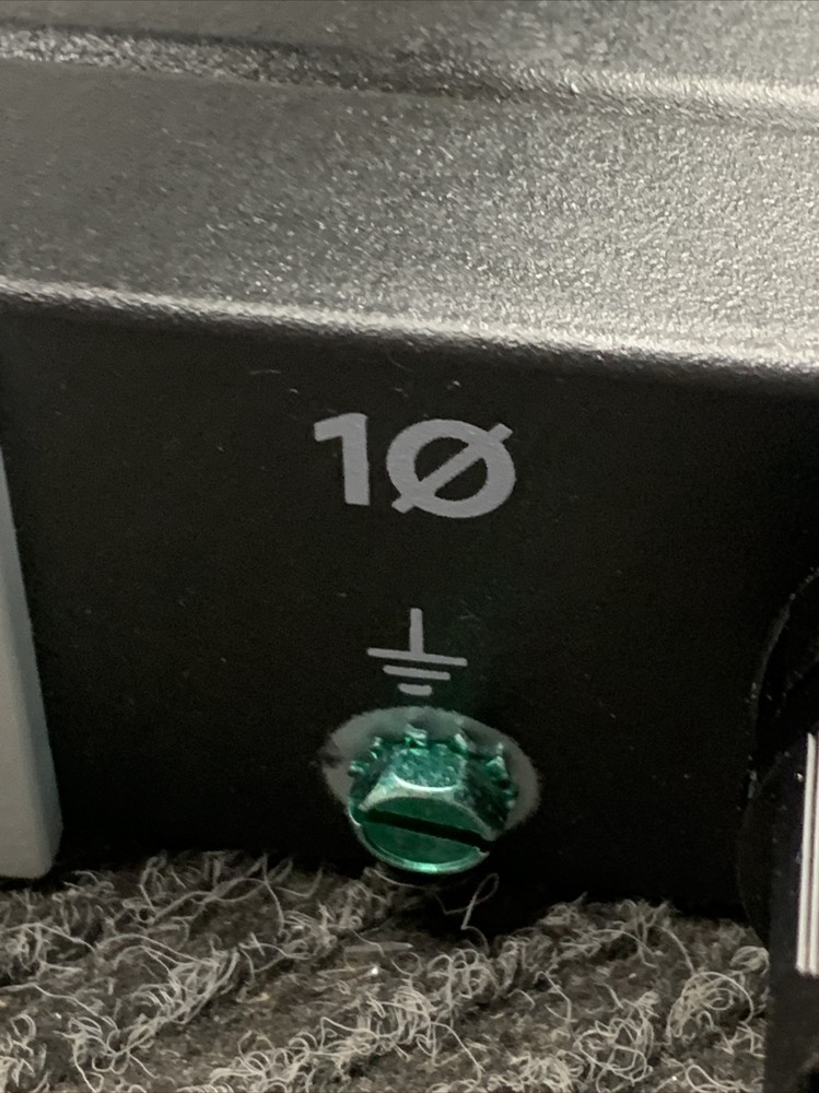 HPe P9Q39A 4.9KVA Basic PDU Input 6 Power Distribution unit