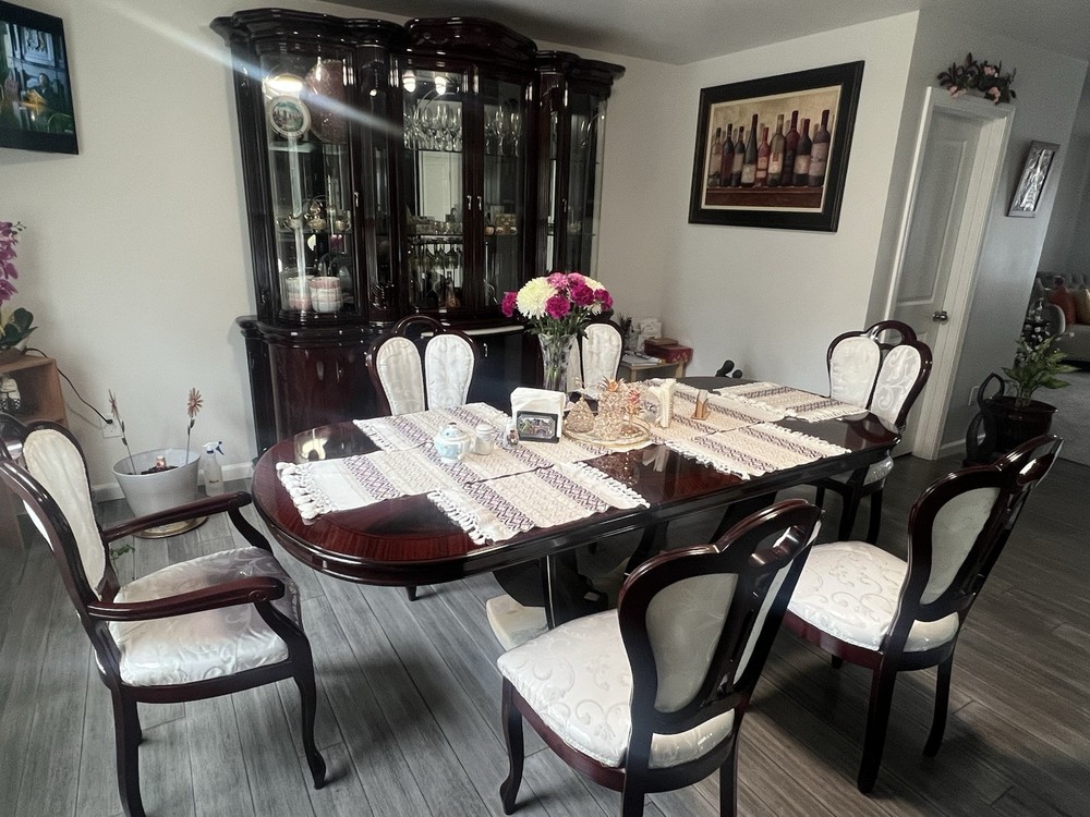Dining Set !! Downsizing Moving Sale