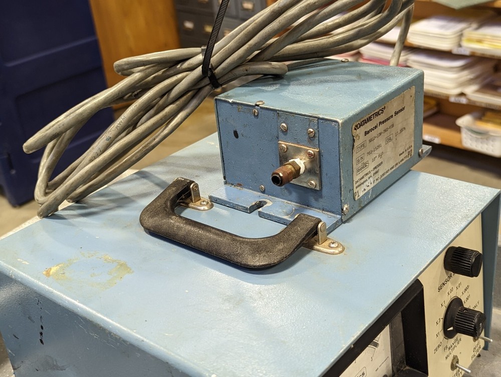 Datametrics Barocel Electronic Manometer with Pressure Sensor
