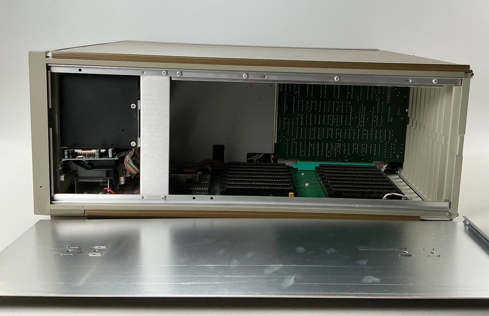 Tektronix DAS 9100 Digital Analysis System Logic Analyzer Mainframe
