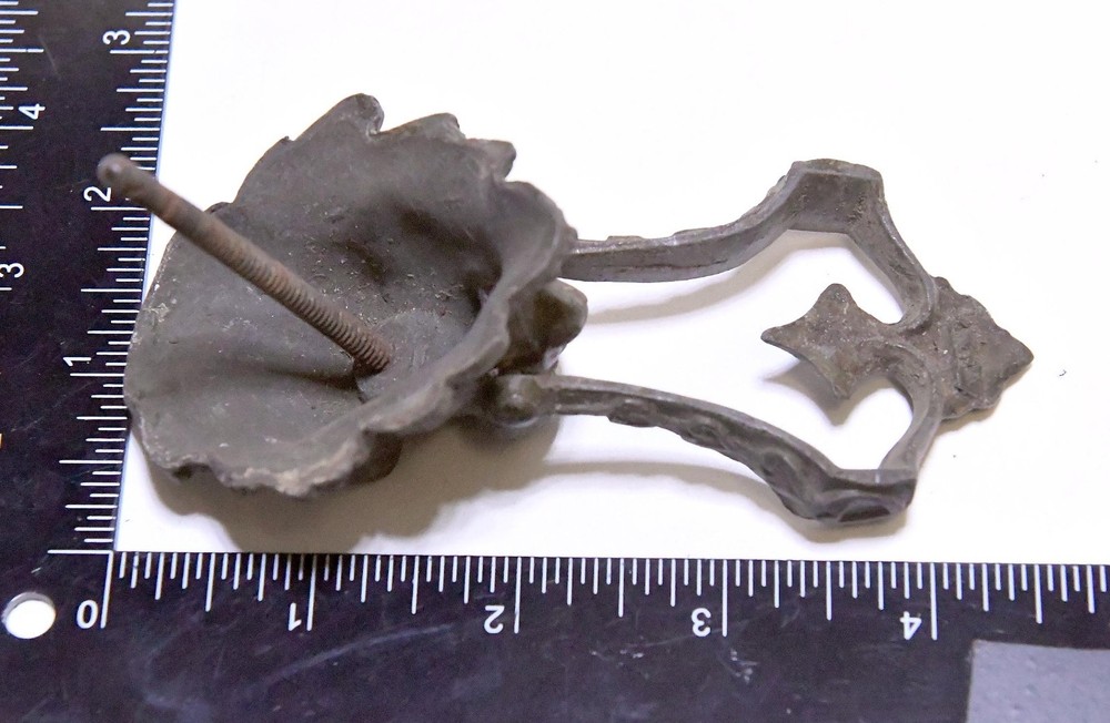 VINTAGE BRASS LIONS HEAD DRAWER PULL HANDLE