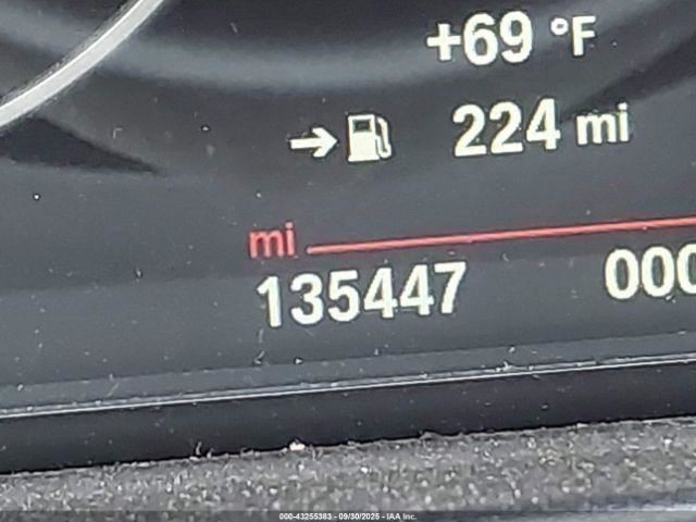 528I 2016 Glove Box 4864248