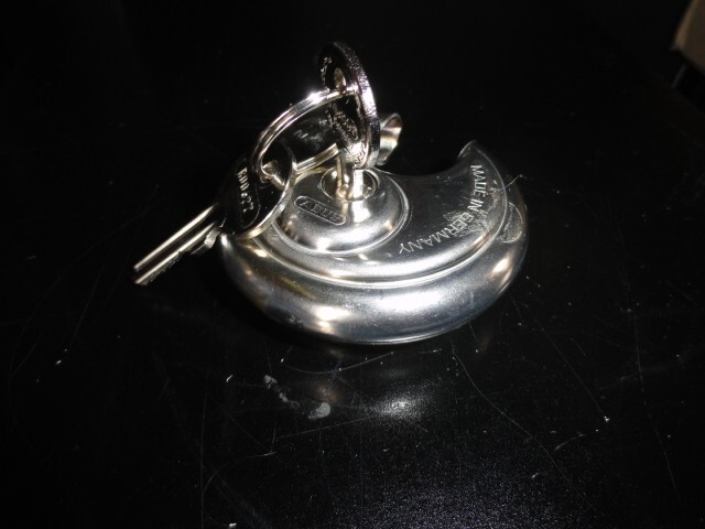 ABUS Stainless Diskus 28 70 Pad Lock with keys