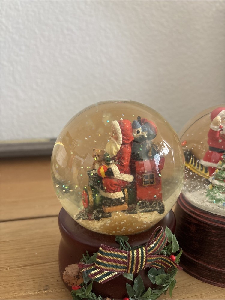 2 Super Cute santa snow globes!