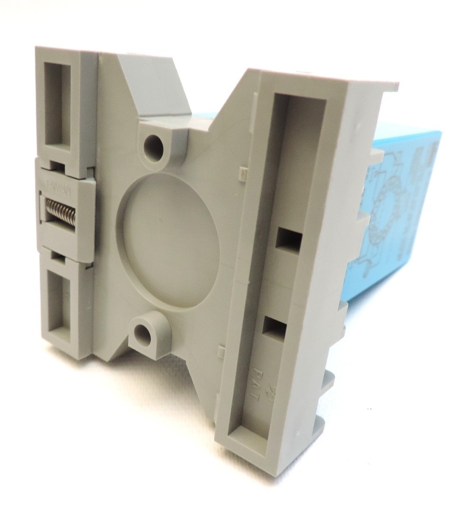 IDEC RTE-P2AF20 Analog Timer & Surface Mount Socket