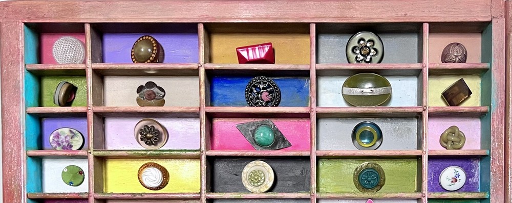 Antique Button Art Farmhouse