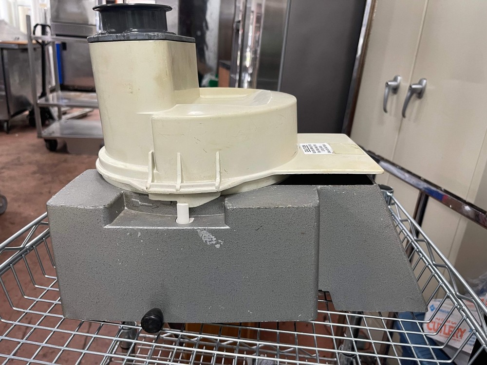 Robot Coupe CL400 Continuous Feed Attachment with 2 Blades.