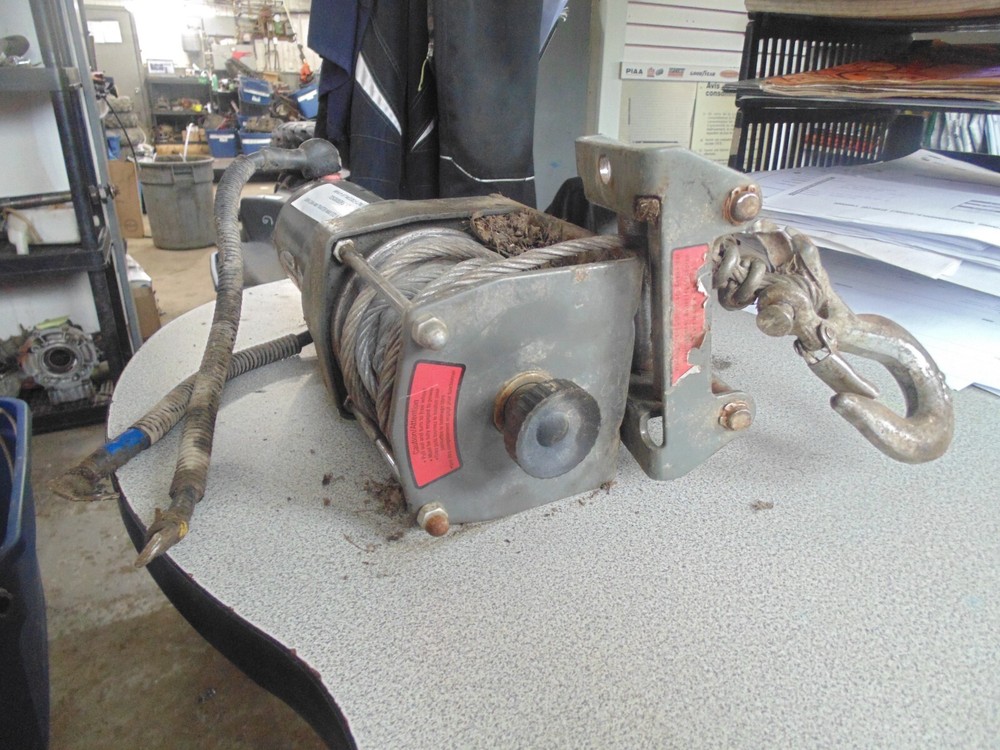 2004 CAN-AM TRAXTER MAX STD & MAX XT WINCH XT MODELS ONLY 705000839